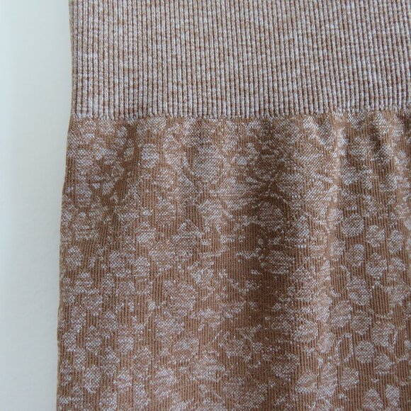 NVGTN Snakeskin Seamless Leggings in Mocha Athleisure Gym Workout - Size M - Picture 8 of 14